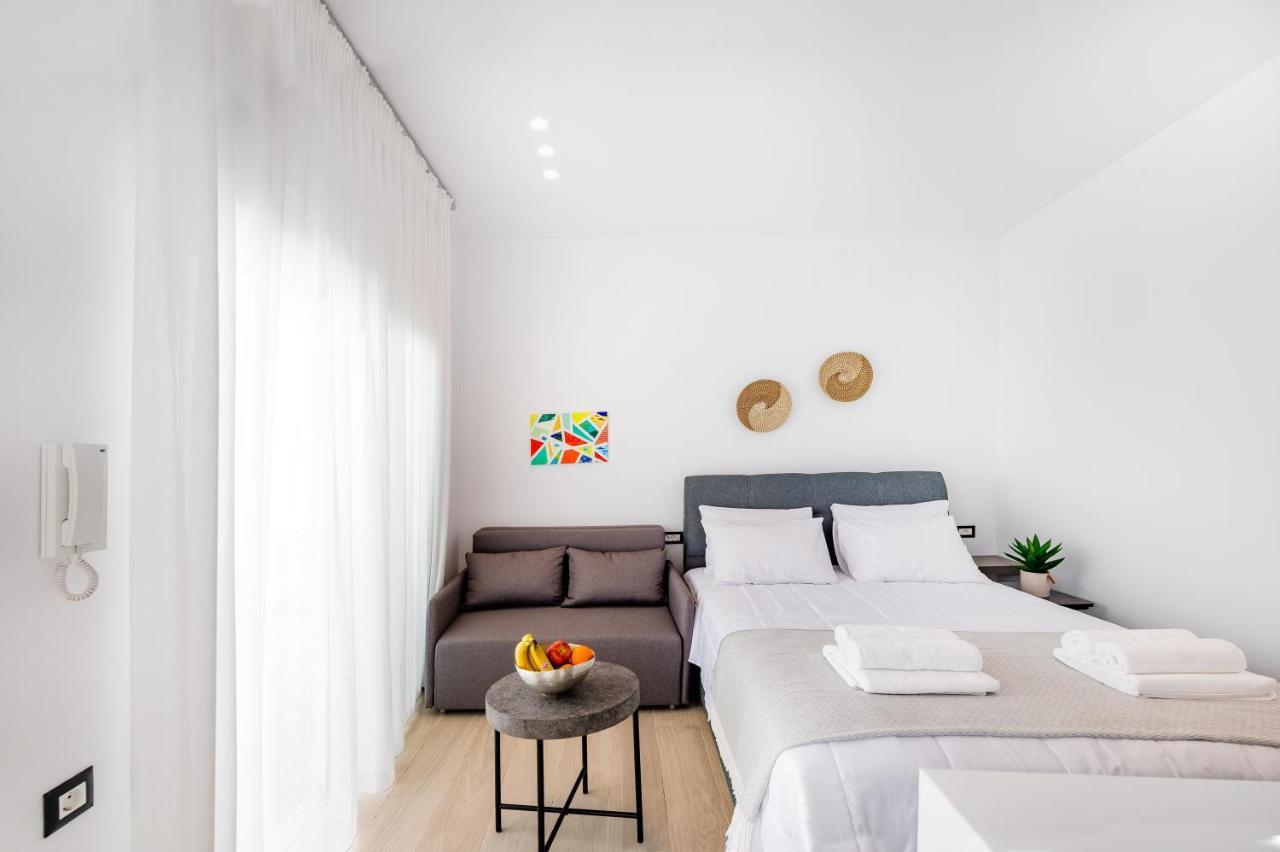 Sunwaves Beach Studio I Ialysos  Bagian luar foto