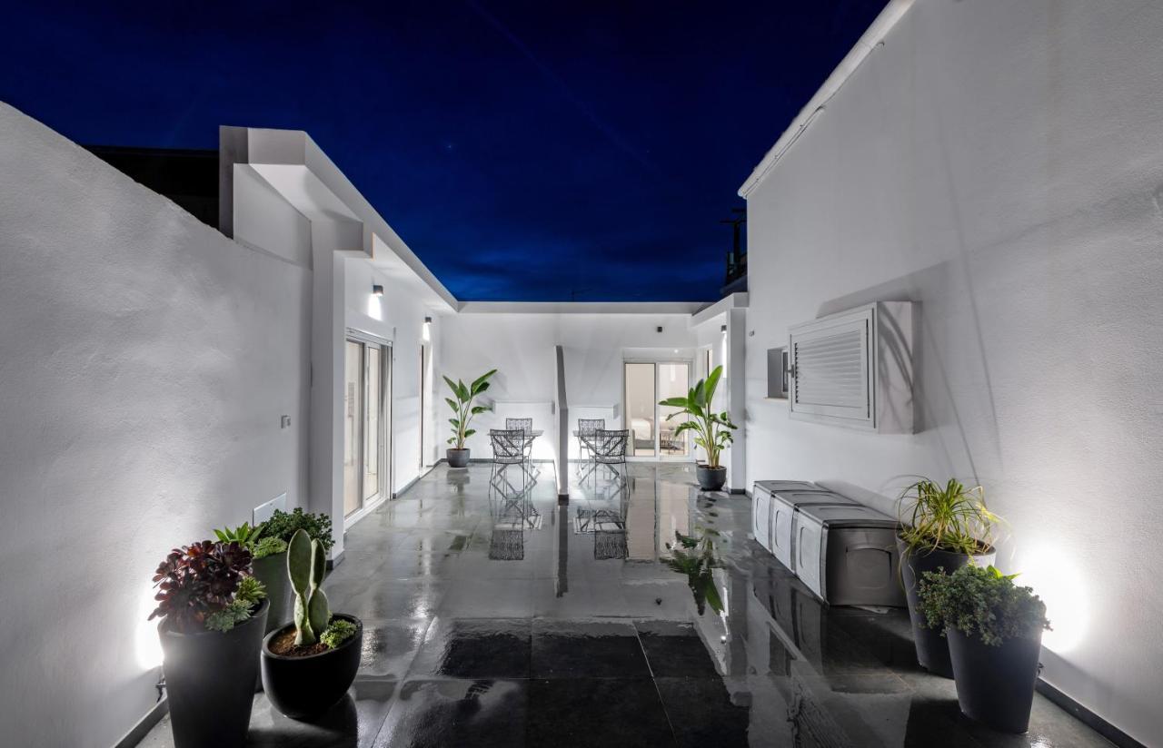 Sunwaves Beach Studio I Ialysos  Bagian luar foto