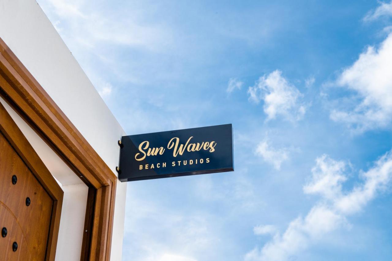 Sunwaves Beach Studio I Ialysos  Bagian luar foto